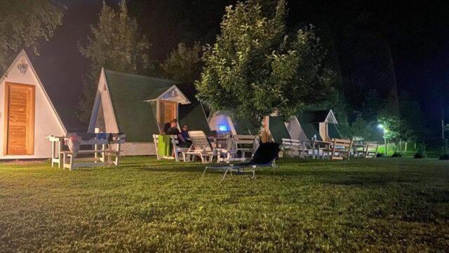 Una Kamp 호텔 보산스카 크루파 외부 사진