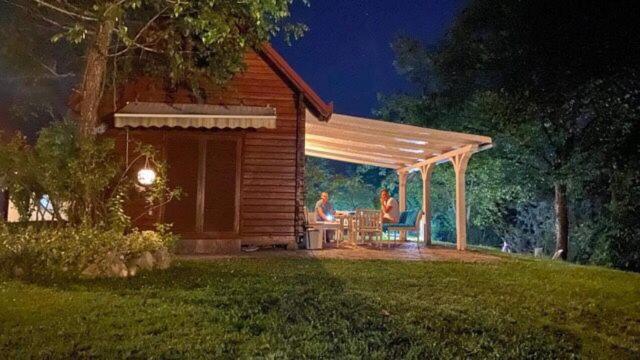 Una Kamp 호텔 보산스카 크루파 외부 사진