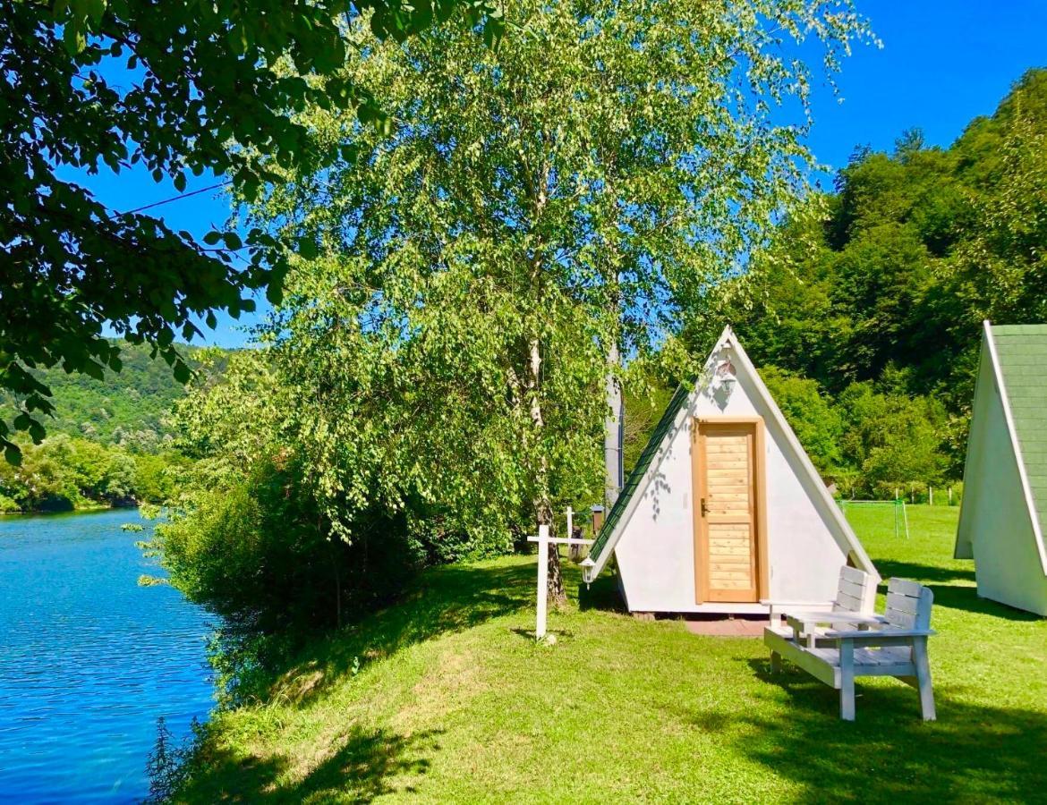 Una Kamp 호텔 보산스카 크루파 외부 사진