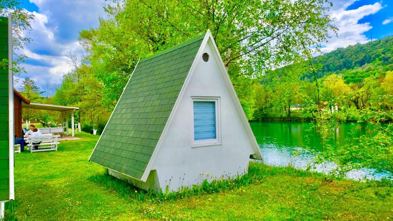 Una Kamp 호텔 보산스카 크루파 외부 사진