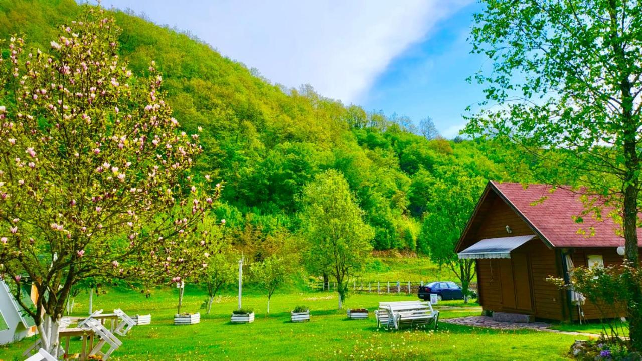Una Kamp 호텔 보산스카 크루파 외부 사진